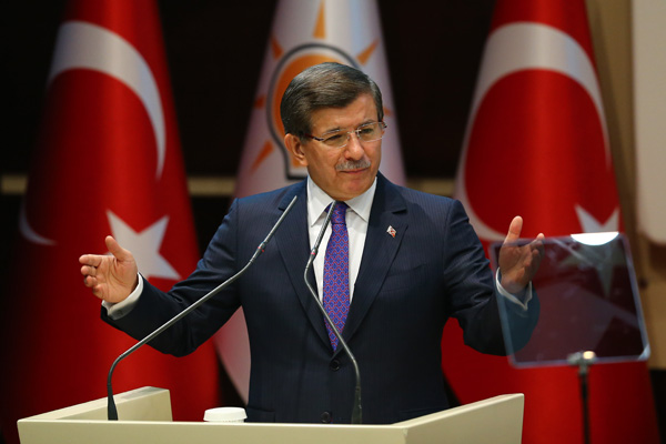 Başbakan Davutoğlu'ndan 'Anayasa'da laiklik' açıklaması