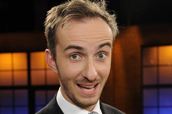 Böhmermann hakkında yüzlerce kişiden suç duyurusu