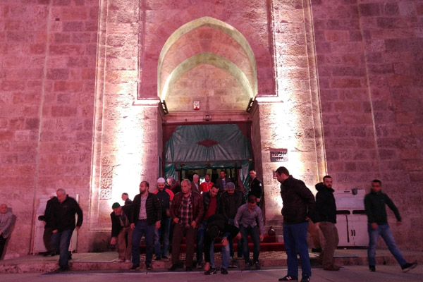 Saldırıya rağmen Ulu Cami doldu taştı