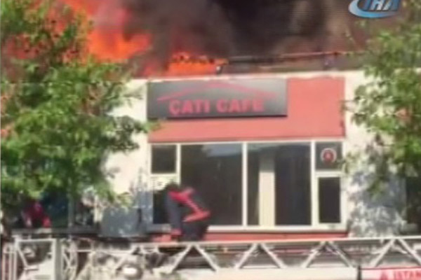 İstanbul’da kafe alev alev yandı