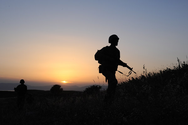 Manisa’da patlama: 1 asker yaralı