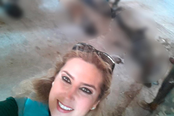 Esed destekçisi gazeteci öldürülen muhaliflerle selfie çekti