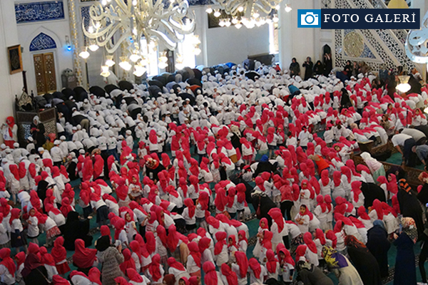 Çocuklar 'namaz şenliğinde' buluştu