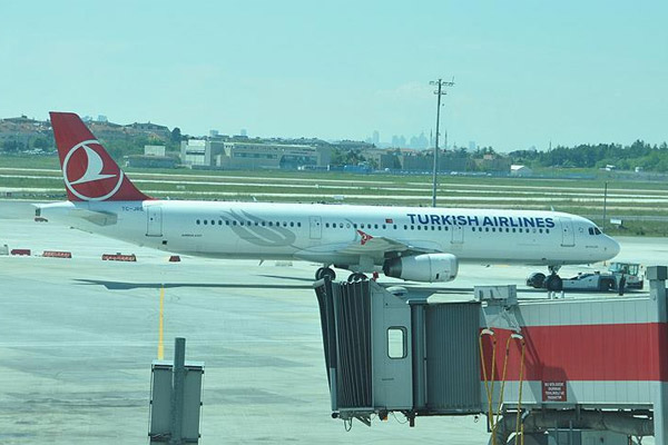 THY uçağı boşaltıldı