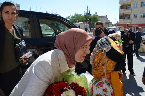 Bakan Ramazanoğlu roket mermilerinin düştüğü Kilis’te