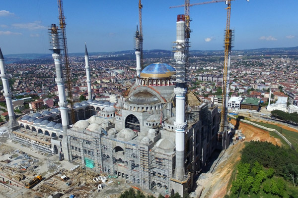 Çamlıca Camii’nin dev kubbesine başlandı