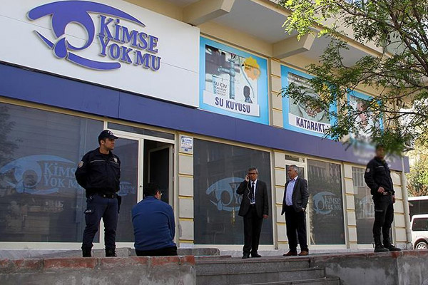 'FETÖ' operasyonunda Kimse Yok Mu Derneğinde arama