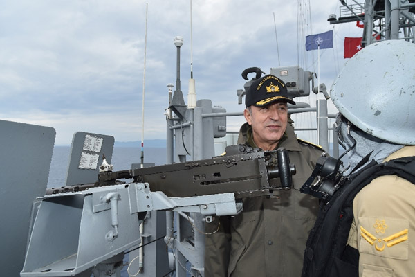 Orgeneral Akar Deniz Kuvvetleri unsurlarını inceledi