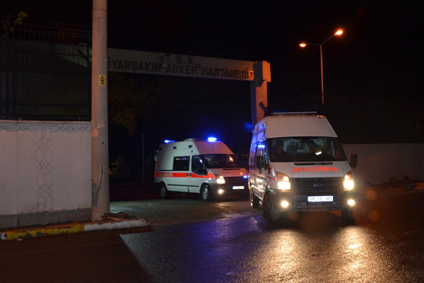 Dicle Jandarma Karakolu'na saldırı: 1 şehit, 26 yaralı