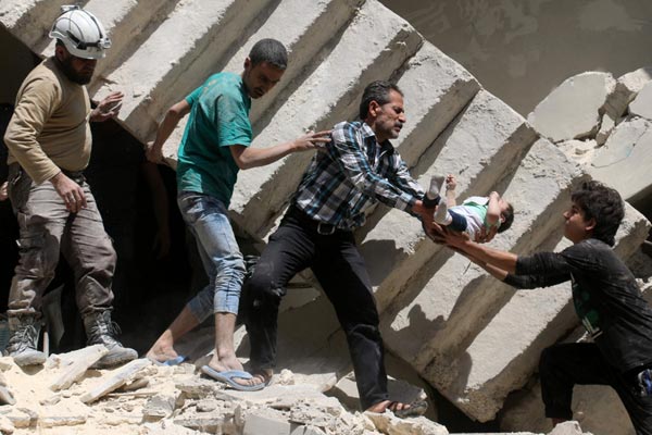 Cenevre sonrası Halep'e bomba yağmaya başladı