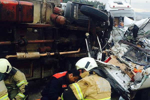 İzmir'de zincirleme kaza