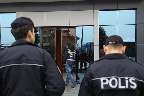 17 ilde 'FETÖ' operasyonu: 33 gözaltı