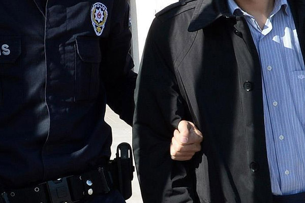 Sahte savcı, 1 milyon lira ile yakalandı