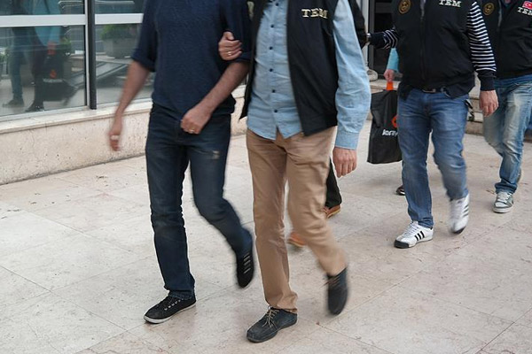 Isparta'da 'FETÖ' operasyonu: 10 gözaltı