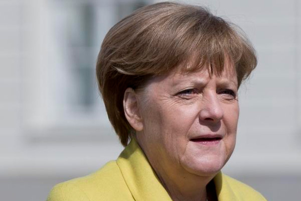 Merkel'den Türkiye'ye tam destek