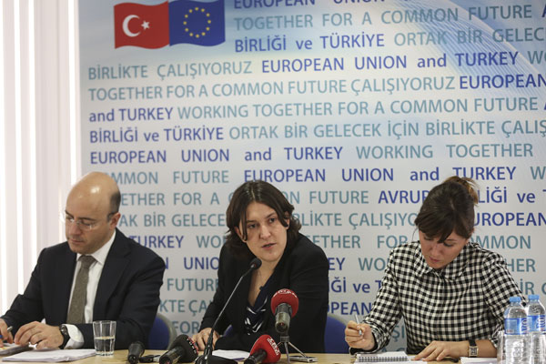 AP'den Türkiye'ye vize mesajı