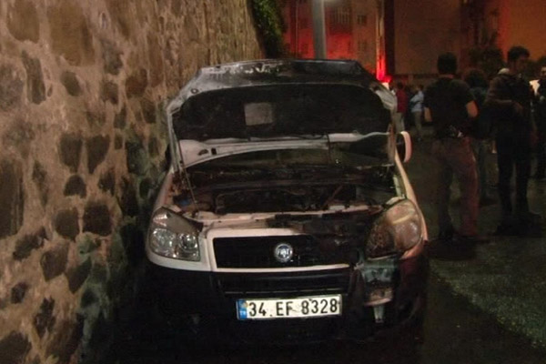 İstanbul’da 5 otomobil kundaklandı