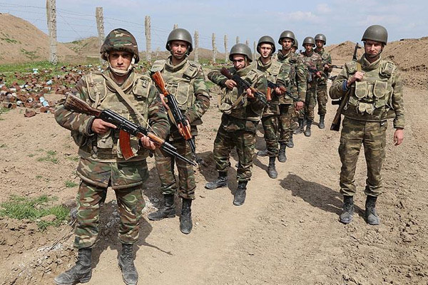 Azerbaycan sözleşmeli asker alıyor