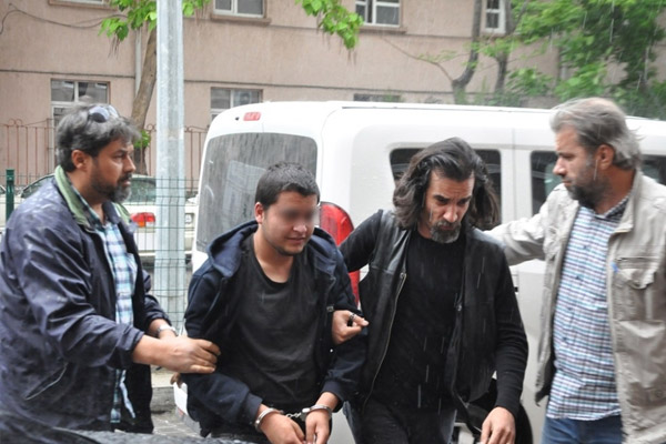 Yılın hekimine bıçaklı saldırı