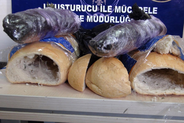 Ekmeğin içinden uyuşturucu çıktı