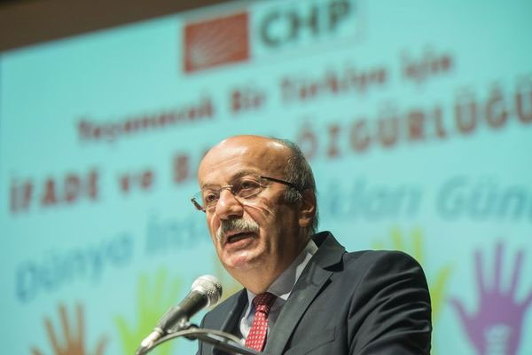 Bekaroğlu: Hırslıdır, uygun zamanı bekleyecek