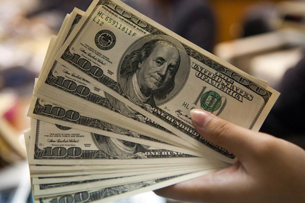 Dolar haftaya sakin başladı