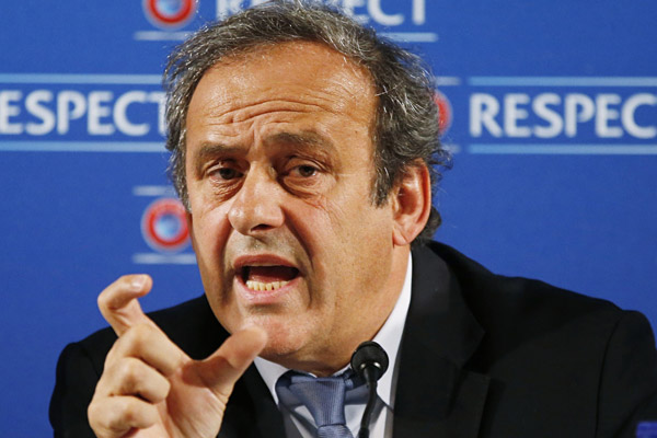 Platini görevinden istifa etti