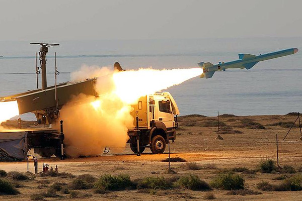 İran'dan balistik füze denemesi