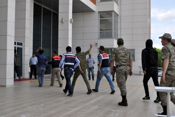 Gaziantep'te PKK propagandasına 54 gözaltı