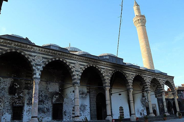 Sur'da tahrip olan eserler restore edilecek