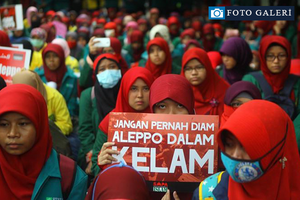Endonezya'da Halep'e destek gösterisi