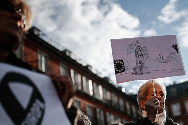 Madrid'de sığınmacılar için ‘insan zinciri’ eylemi