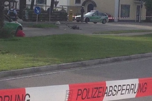 Almanya'da tren istasyonunda bıçaklı saldırı: 4 yaralı