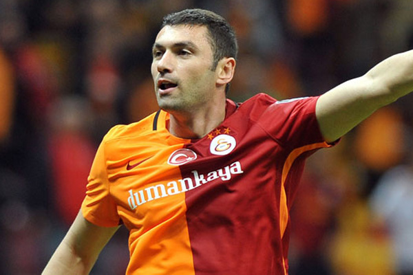 Burak Yılmaz'dan Fenerbahçe'ye 4 yıldız göndermesi