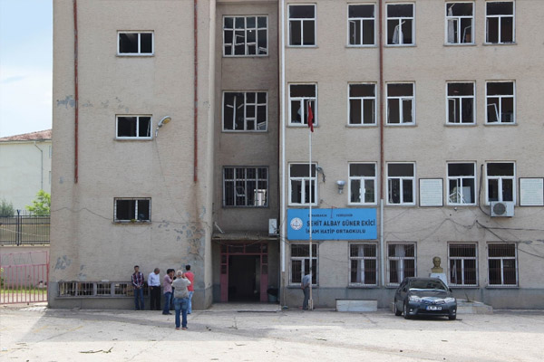 Saldırı nedeniyle eğitime ara verildi