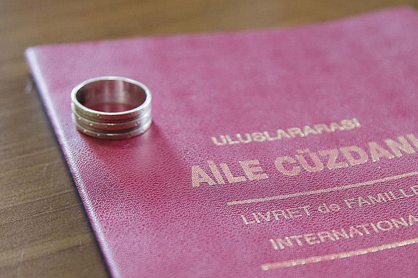 Çiftlere evlilik öncesi eğitim kitabı verilecek