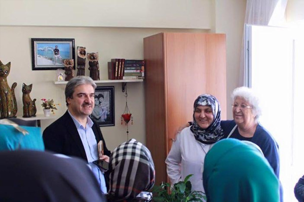 Başmüşavir Ömer Korkmaz'dan huzurevi ziyareti