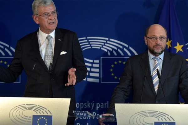 Volkan Bozkır'dan 'vize muhafiyeti' açıklaması