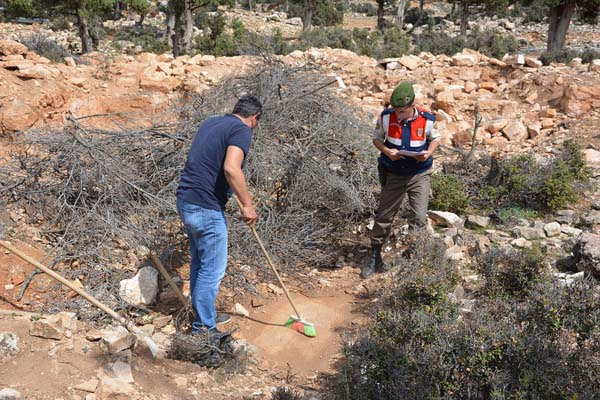 İhbara giden polis hazine buldu