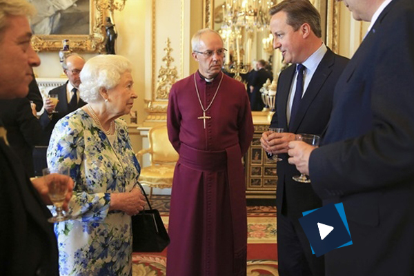 Kraliçe ve Başbakan'ın mikrofonu açık kalınca...