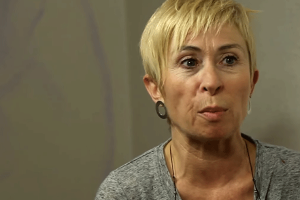 Neo-Nazileri eleştirdi, saldırıya uğradı