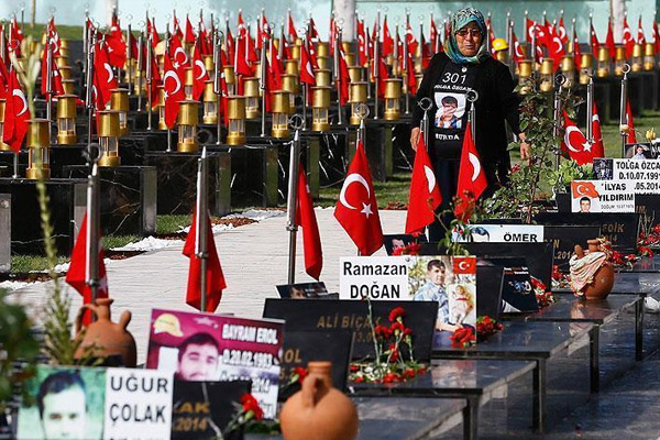 Soma'da hayatını kaybedenler anılıyor