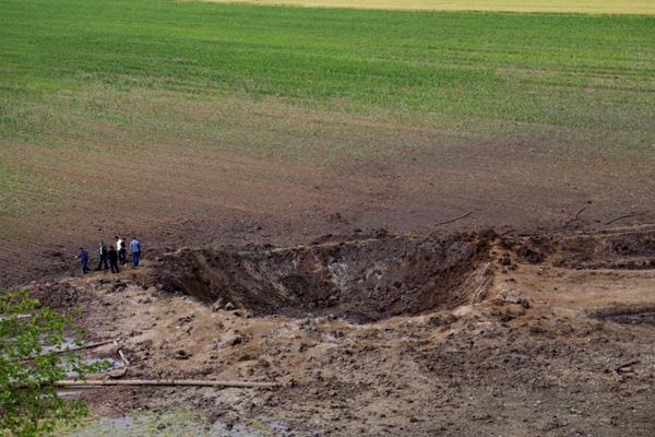 Diyarbakır'da patlamanın olduğu yerde dev çukur oluştu