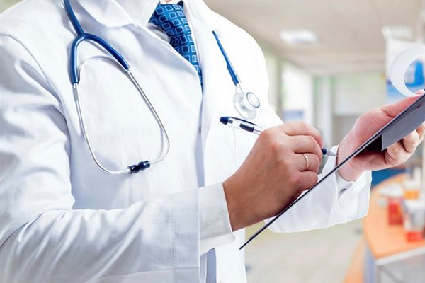 AK Parti'li belediyelerden sağlık personellerine ücretsiz otopark ve ulaşım desteği