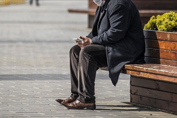 Bakanlık duyurdu: 65 yaş ve üstünün ikametlerinden çıkmaları sınırlandırıldı