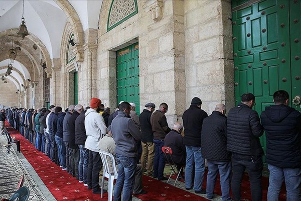 Mescid-i Aksa, koronavirüs nedeniyle ibadete kapatıldı