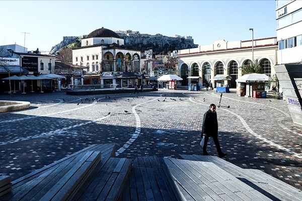 Yunanistan'da sokağa çıkma yasağı