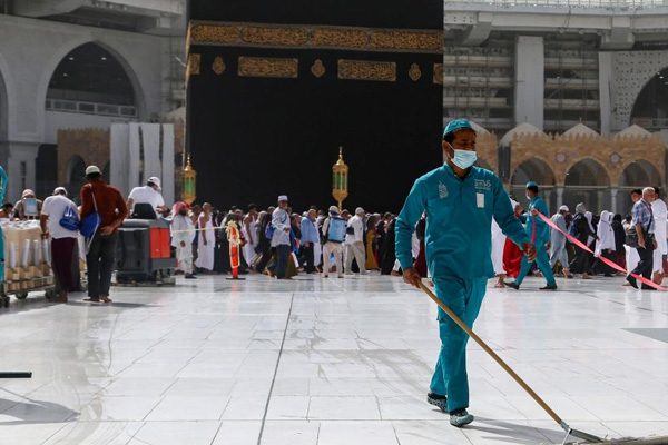 Suudi Arabistan'da sokağa çıkma yasağı ilan edildi