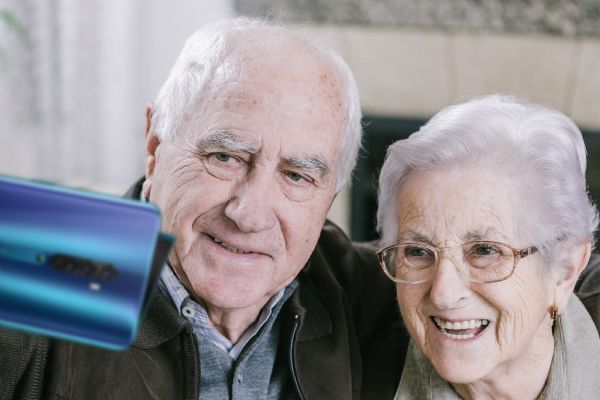 Oppo'dan ailelere 'yüzyüze' gibi görüşme