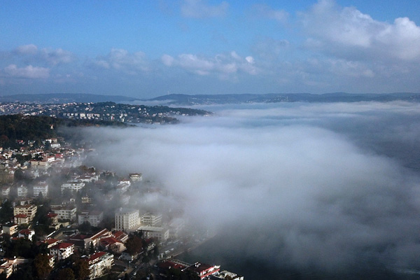 'Yağmur sonrası nemli ve sisli havalarda koronavirüs tehlikesi artabilir'